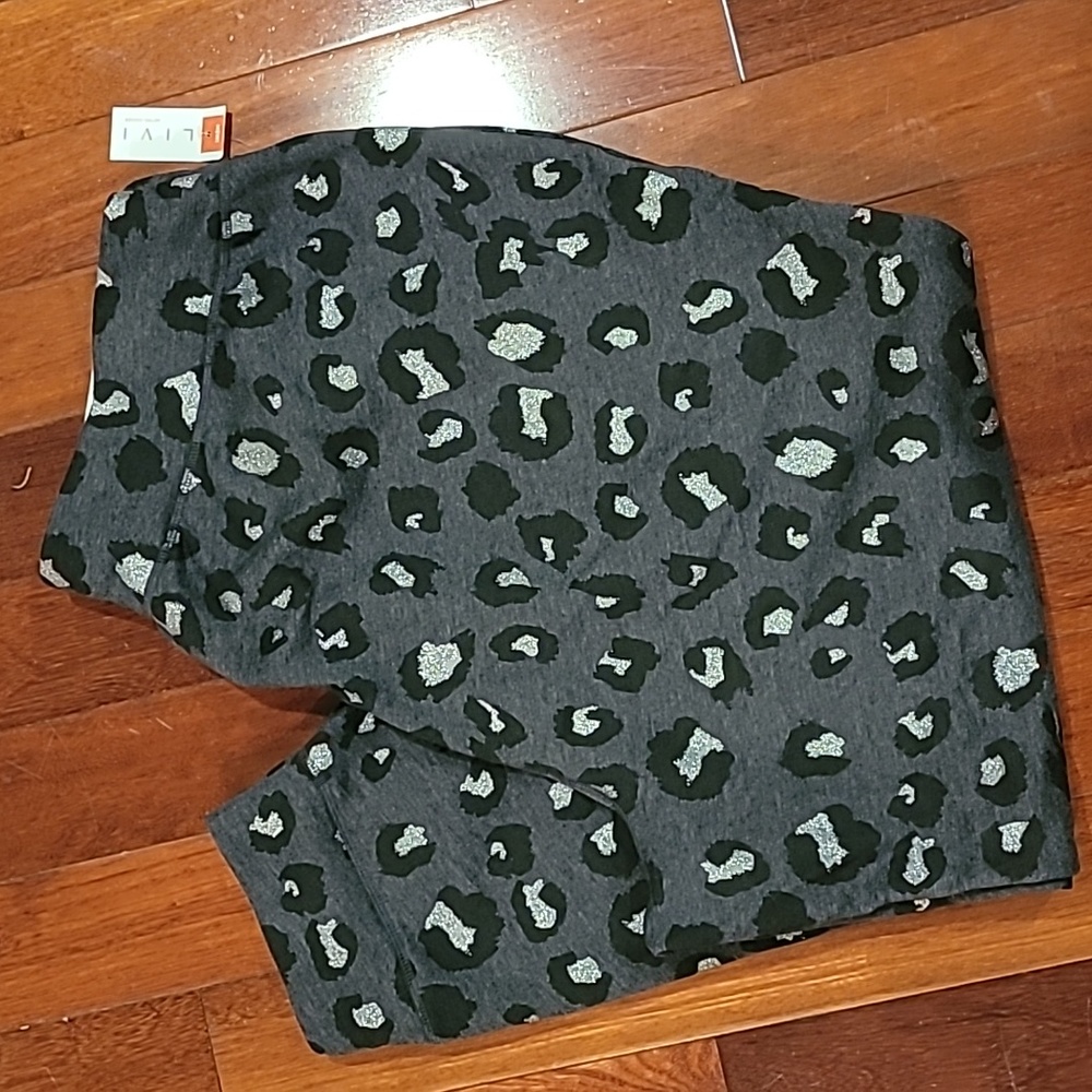 Livi Active Leopard Metro Jogger - Picture 2 of 3